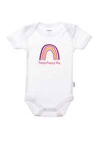 weißer Kurzarmbody mit Regenbogen Frontprint.