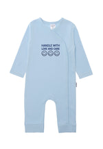 Overall in hellblau mit Print "handle with love and care".
