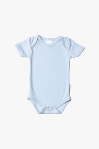 Kurzarm-Amineckbody in hellblau