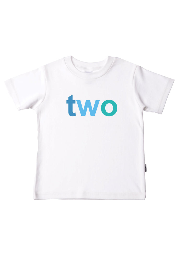 Kinder-T-Shirt aus Bio-Baumwolle in weiß mit "two" in blau