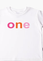 Kinder-T-Shirt aus Bio-Baumwolle in weiß mit "one" in bunt