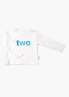 Kinder-Langarmshirt in ecru mit "two" in blau