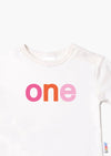 Kinder-Langarmshirt in ecru mit "one" in bunt