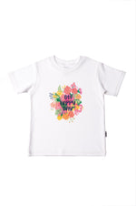 Weißes T-Shirt mit dem Aufdruck Oh happy day und bunten Blumen