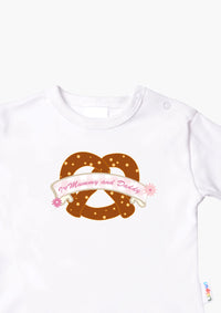 Langarmshirt in weiß mit Brezeln