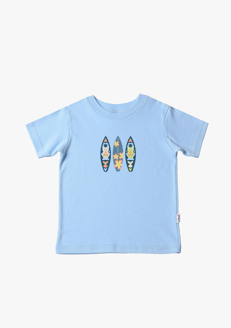 Kinder-T-Shirt aus Bio-Baumwolle in hellblau mit Surfboards
