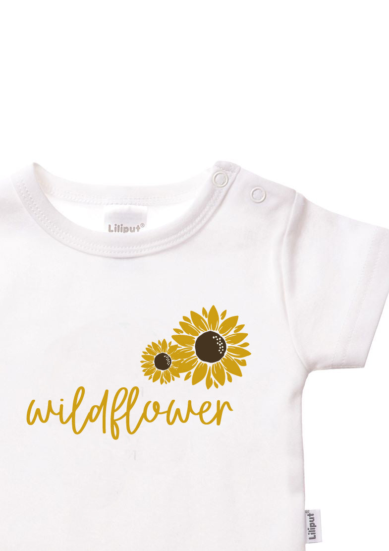 Detailfoto wildflower print auf Shirtbody
