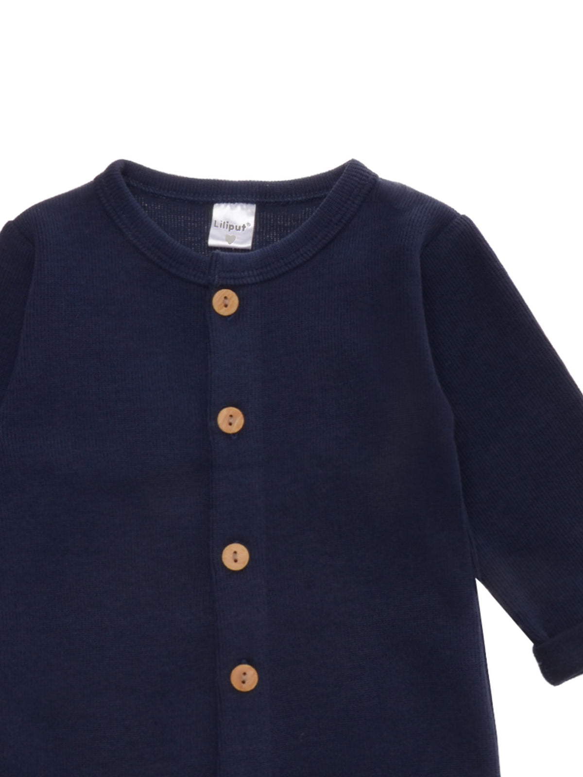 Detailfoto Ribstrick Overall mit Holzknöpfen