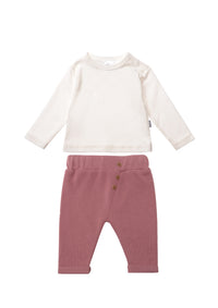 Ribstrickset mit Hose in rosenholz und Langarmshirt in ecru