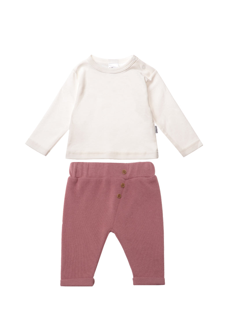 Ribstrickset mit Hose in rosenholz und Langarmshirt in ecru