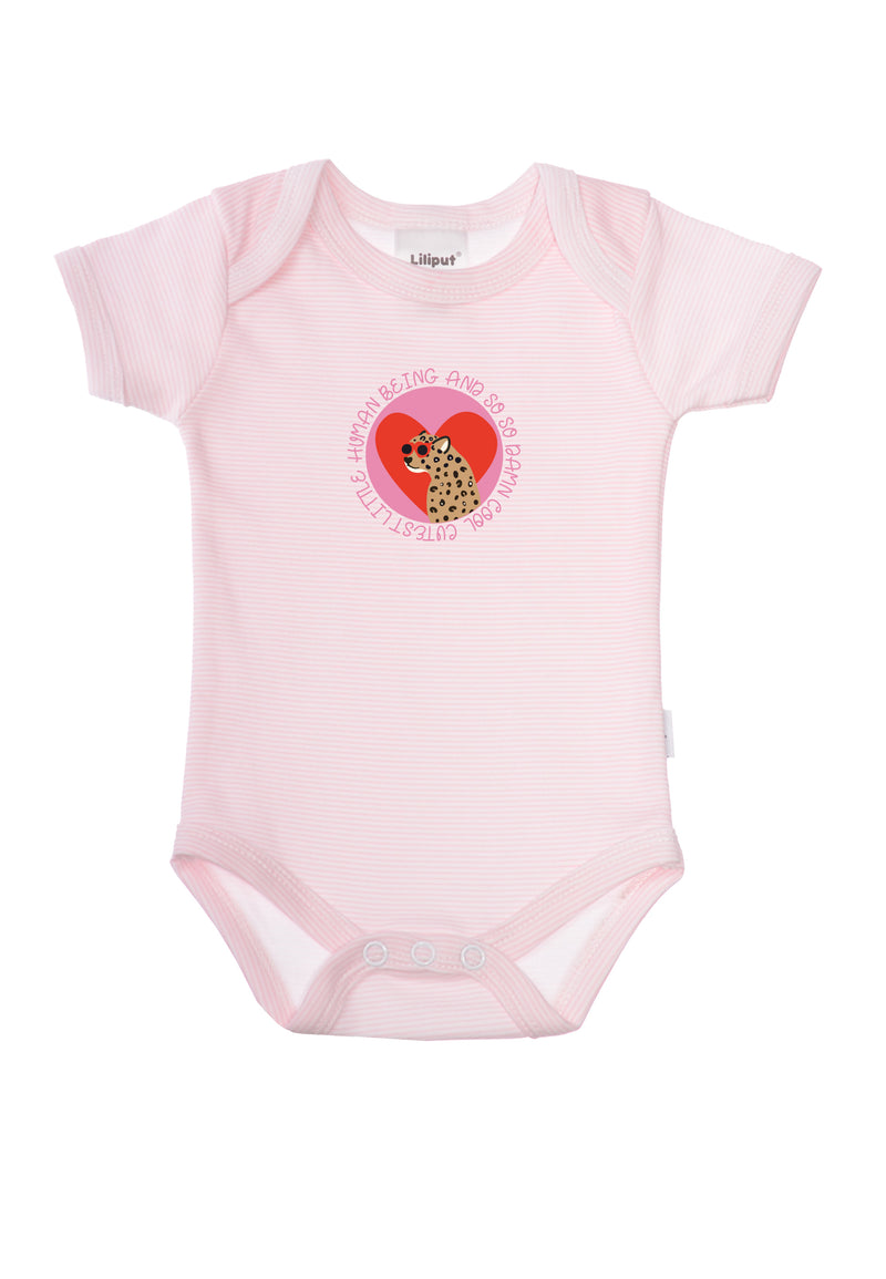 Amineckbody mit kurzem Arm in rosa gestreift und süßem Leo Print.
