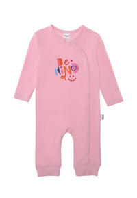 rosa Overall mit buntem Print "be kind".