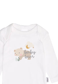 Detailaufnahme Amineckbody in weiß mit Bärchenprint.