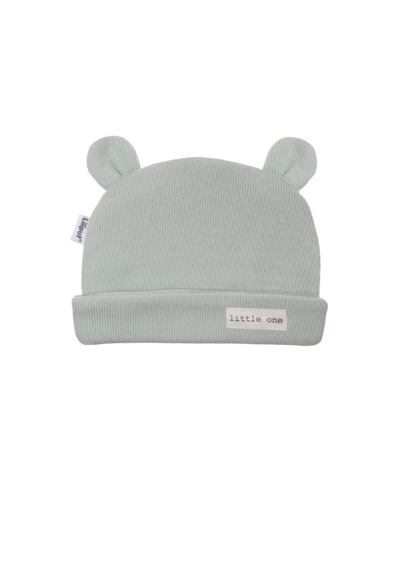 Ribstrick Mütze mit niedlichem "little one" Patch und süßen Ohren.