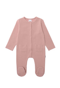 Overall mit Druckknopfleiste, aufgesetzten Taschen und Füßchen in der Farbe rosè