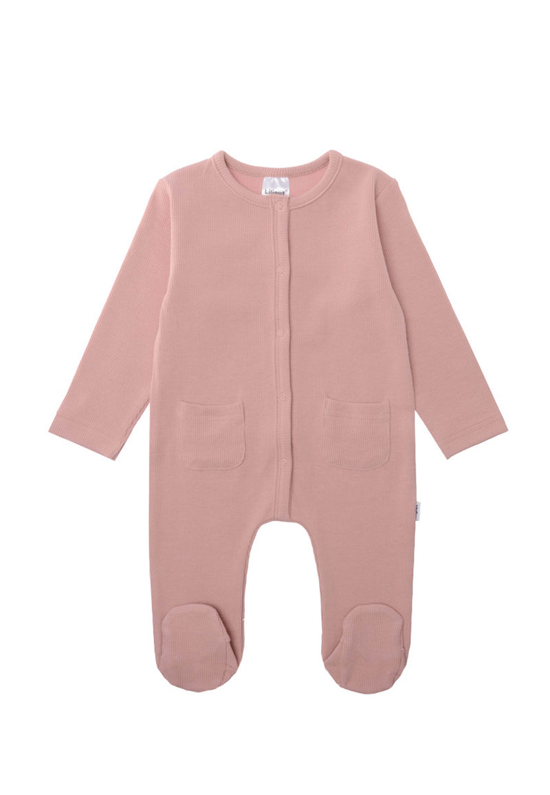 Overall mit Druckknopfleiste, aufgesetzten Taschen und Füßchen in der Farbe rosè