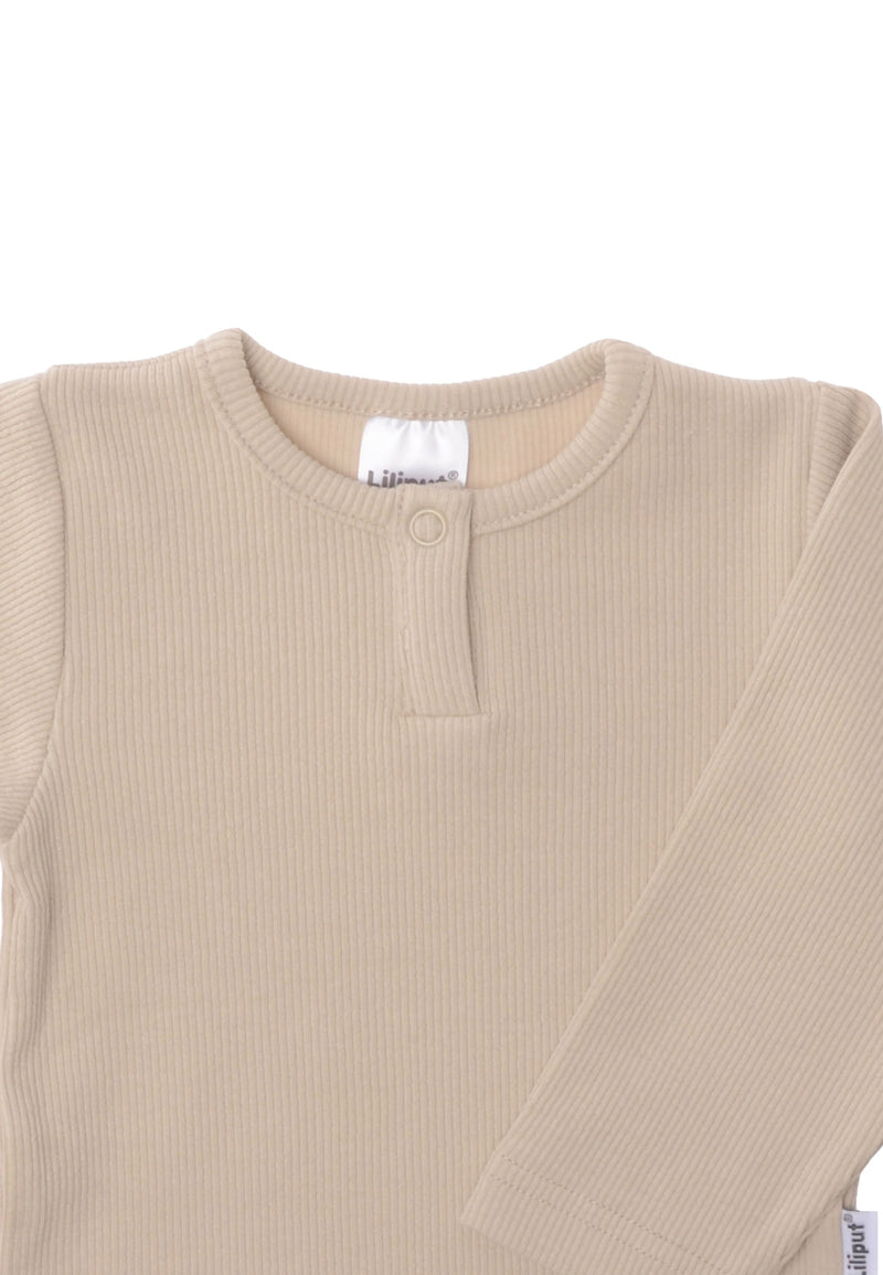 Detailaufnahme des Rippenbodies in beige.