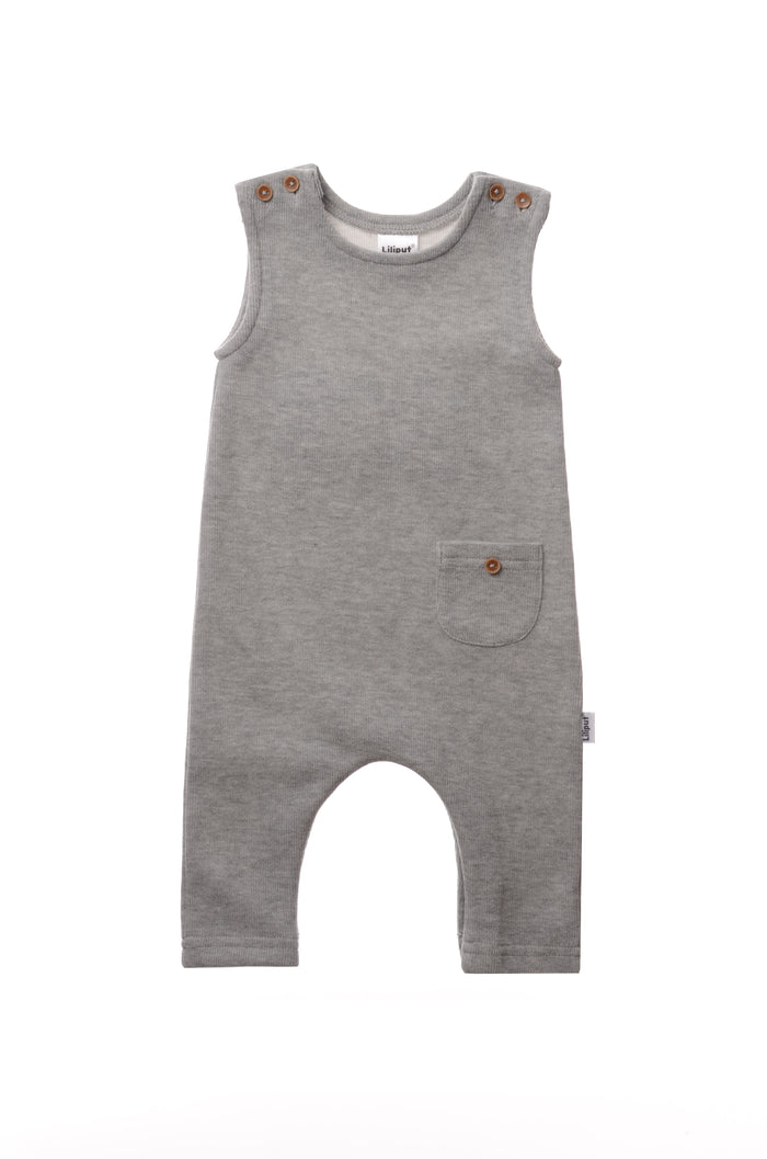 Rib-Strick-Jumpsuit in grau mit Knöpfen in Holzoptik