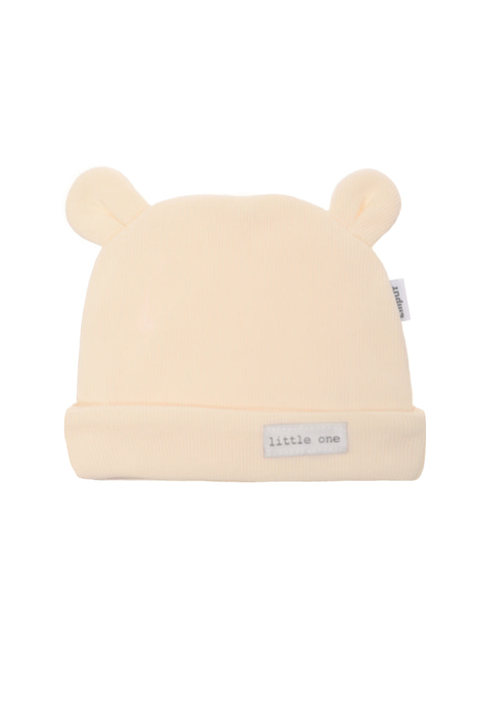 Ribstrick Mütze in ecru mit Patch "little one".